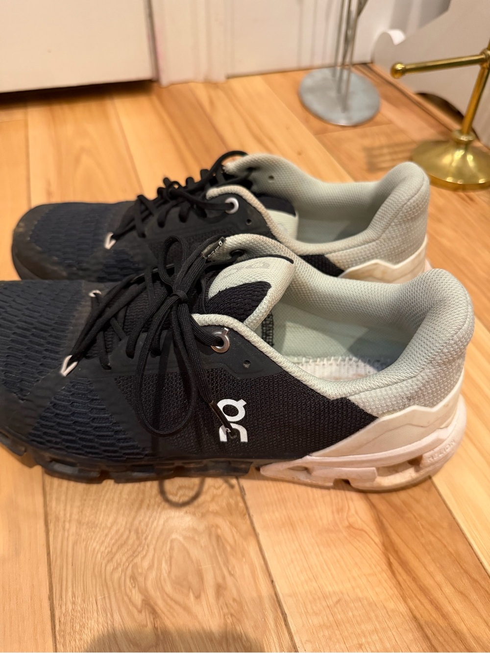 On Cloud Black and Light Gray Running Sneakers